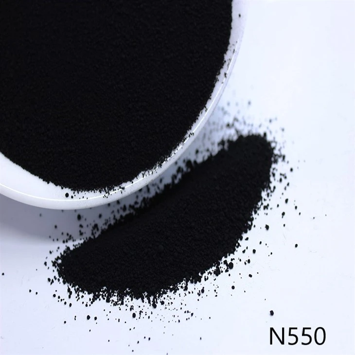Pneumàtic en pols negre de carboni